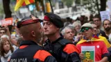 Češka žijící v Barceloně: Policejní zásahy připomínají Kataláncům Frankovu vládu