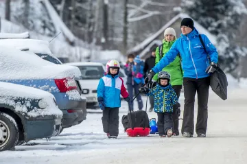 Ski areály postupně ukončují sezonu. Poslední možnost si o víkendu zalyžovat nabízí Ještěd nebo Černý Důl