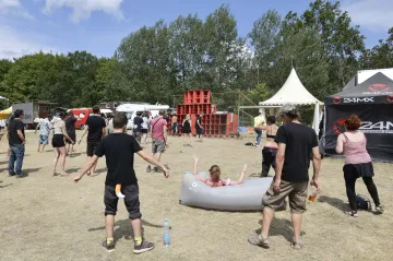 Technoparty na Plzeňsku skončila. Podle policie proběhla bez závažnějších problémů 