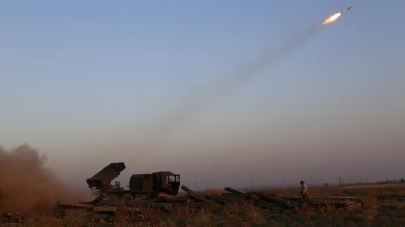 Kurdské milice ostřelují pozice Islámského státu