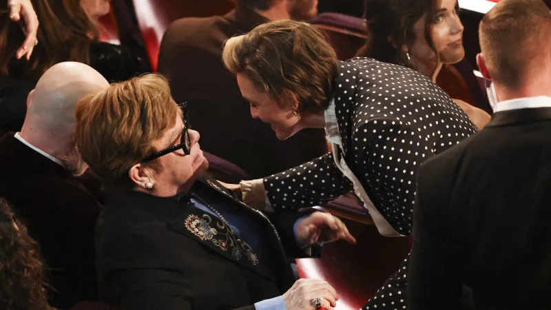 Elton John a Brandi Carlileová na Oscarech za rok 2024