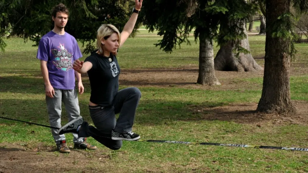 Slacklineři v akci