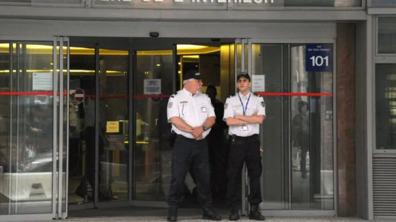 Nicolas Sarkozy vypovídá na policii