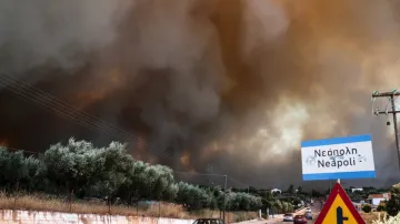 Požár u řeckého města Neapoli