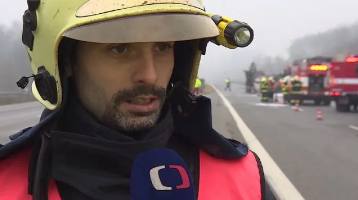 O nehodě dvou kamionů hovoří mlučí hasičů Jaroslav Mikoška
