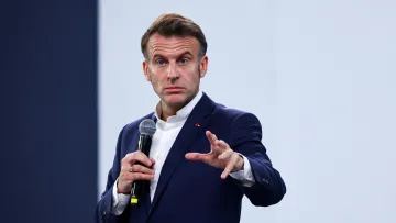 Francouzský prezident Emmanuel Macron na návštěvě Číny