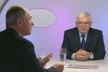 Politici si často hledí jen výdajů a opomíjejí příjmovou stranu rozpočtu, míní Rusnok i Švejnar