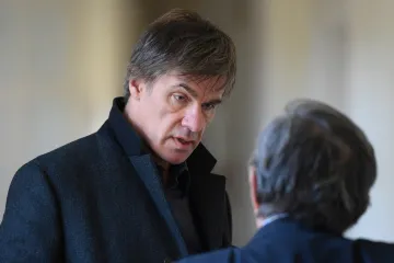 Soud už potřetí nepravomocně zprostil Shenara obžaloby z daňových úniků