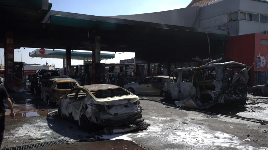 Střela vypálená z Pásma Gazy zasáhla izraelskou benzinku