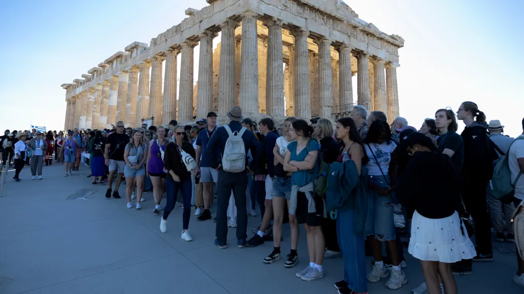 Chrám Parthenón je po letech bez lešení (12. října 2025)