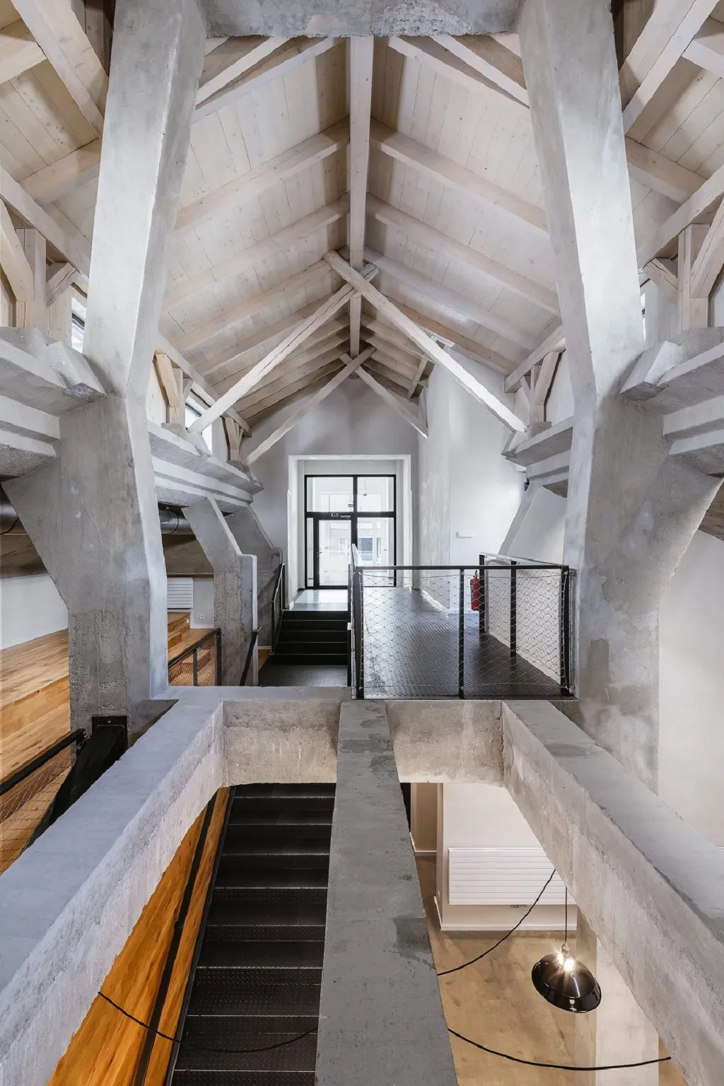 Změna využití prostoru Uhelny na VŠCHT, Praha (ov architekti)