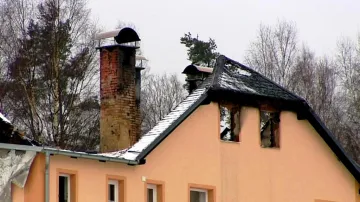 Vypálený dům pro osoby bez zázemí
