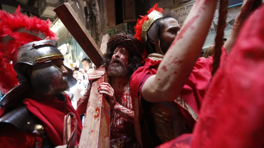 Věřící si připomněli ukřižování Krista