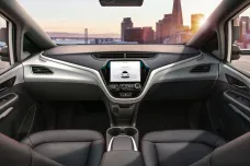 Volant je mrtvý. Společnost GM představila auto, kde může pasažér ovládat jen klimatizaci a rádio