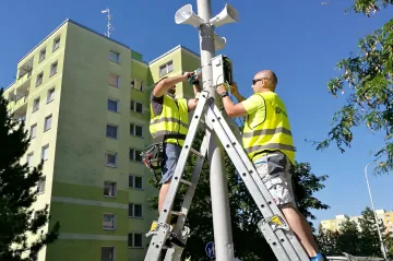 Chrčícímu rozhlasu nebylo rozumět. Olomouc starý informační a výstražný systém vymění