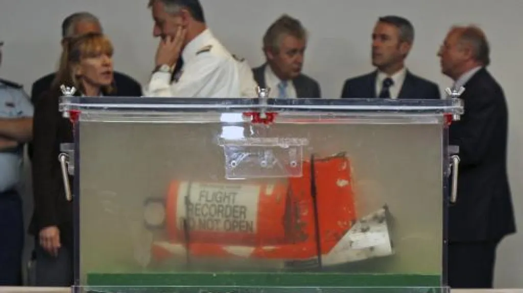 Černá skříňka z havarovaného airbusu