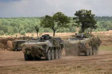 Ukrajina si objednala v Polsku 100 bojových vozidel Rosomak