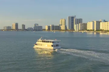 Důsledky hurikánů může zhoršit zvyšující se hladina moře, Miami se opevňuje a zvedá ulice