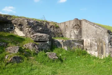 Když země je rozrytá polibky děl… Vítejte ve Verdunu