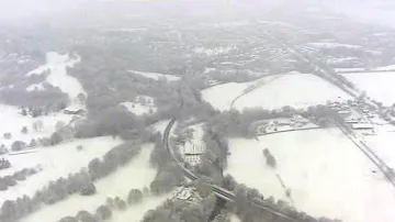 Sníh pokryl Británii