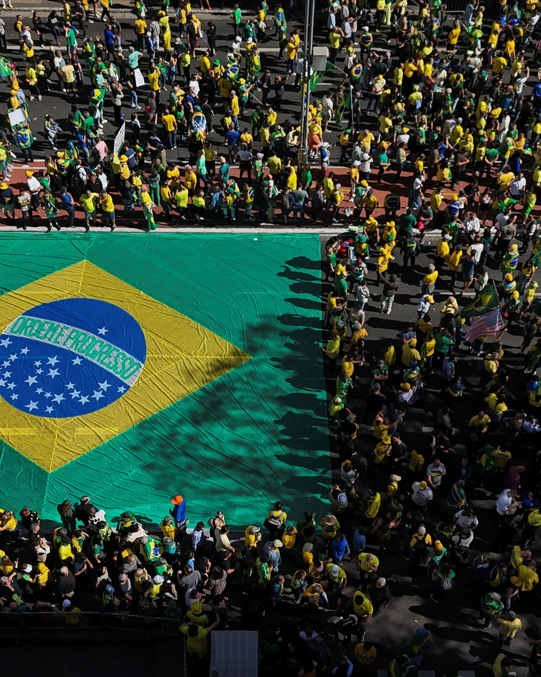 Brazilci podpořili v ulicích Bolsonara, kritizovali soudce i prezidenta