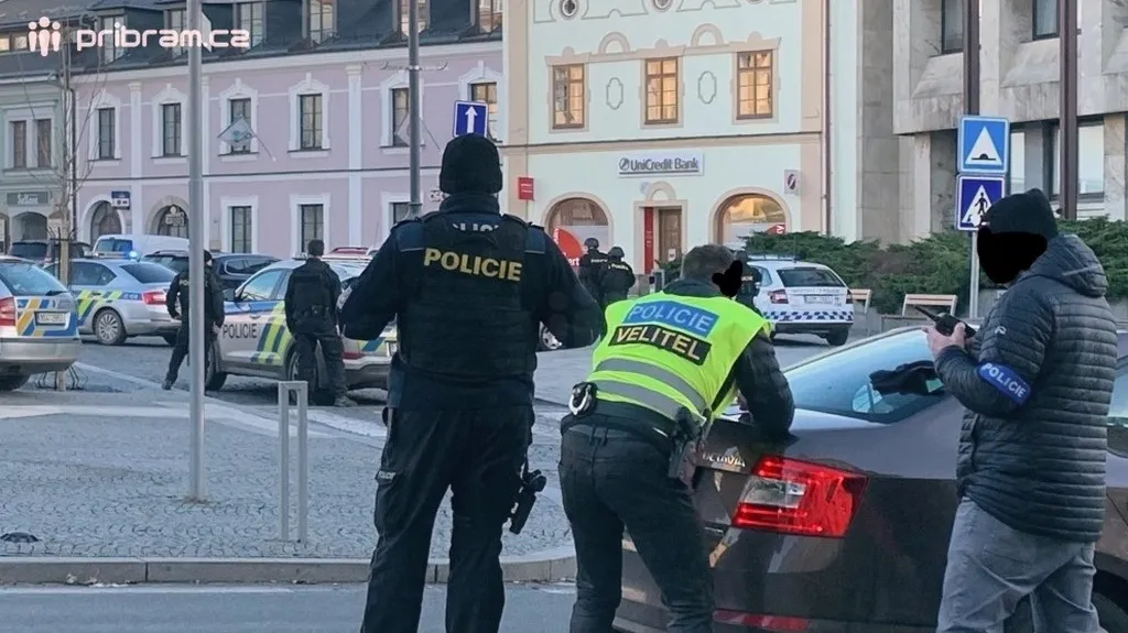 Policejní zásah na příbramském náměstí T. G. Masaryka v prosinci 2018