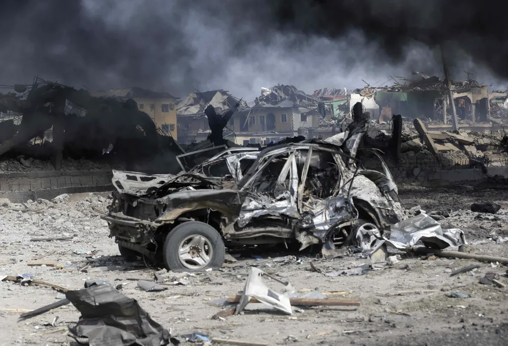 Lagosem otřásl mohutný výbuch. Exploze zdemolovala 50 budov