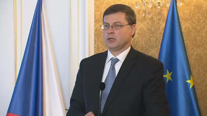 Dombrovskis: Česko je na přijetí eura ekonomicky připravené