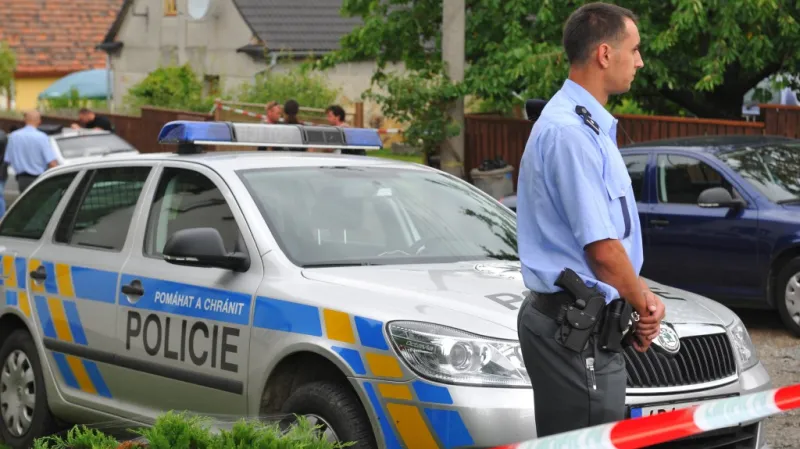 Policie na místě činu v Tymákově