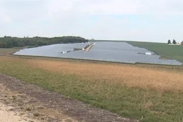 Ústavní soud zamítl návrh skupiny senátorů proti zdanění fotovoltaiky
