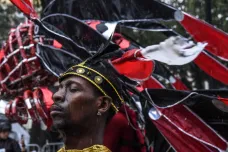 Karibik v Brooklynu. Směsice kostýmů, hudby a tance očarovala miliony lidí