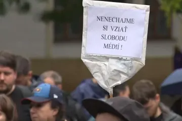 Tlak a zásahy do práce, popsali slovenští novináři pro Newsroom ČT24