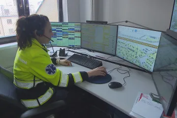 Výbuch pyrotechniky způsobil muži v Českých Budějovicích závažné zranění