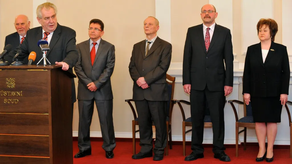 Zeman a čtyři kandidáti na ústavní soudce