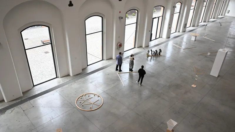 Výstava Tomáše Hlaviny TLNVXYK Hlavolam