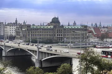 Policie obvinila třináct lidí a osm firem v kauze dotací ministerstva průmyslu