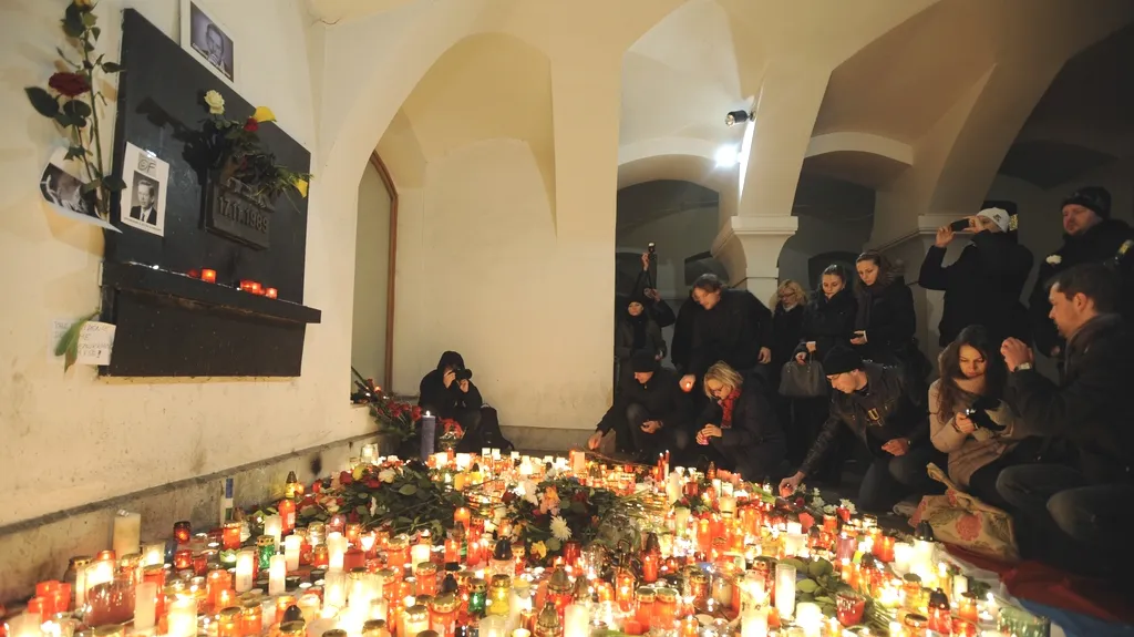 Pieta v průchodu na Národní třídě
