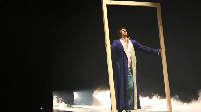 Eamon Mulhall jako Dorian v opeře Dorian Gray