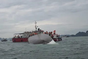 Ve Vietnamu se potopila loď s desítkami pasažérů