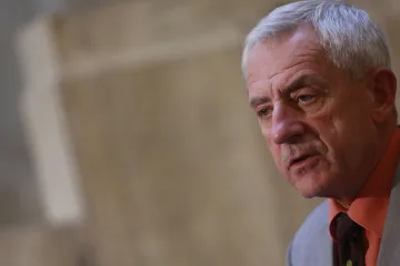 Zavadil vyzval Hegera: „Vemte si svoje lejstra a odejděte“