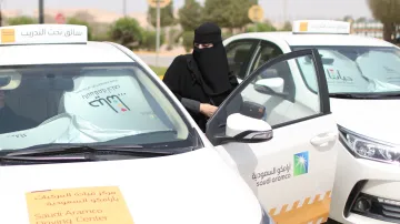 Ženy v Saúdské Arábii se připravují na řízení