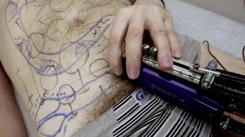 Léčitel s přístrojem Kvant 4