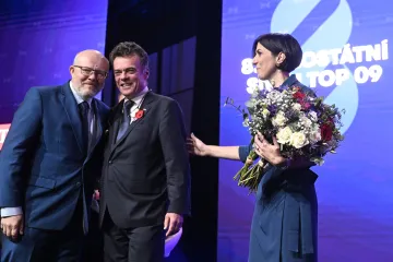 Pekarová Adamová dál povede TOP 09. Prvním místopředsedou se stal Válek
