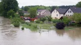 Voda z řeky Malše zaplavila obec Plav na Českobudějovicku