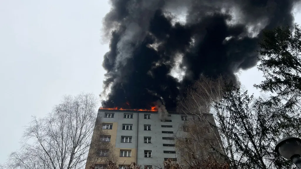 Požár paneláku v Českém Těšíně