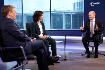 Hodnoty nebo ekonomické zájmy? Kandidáti na kancléře debatovali o zahraniční politice Německa