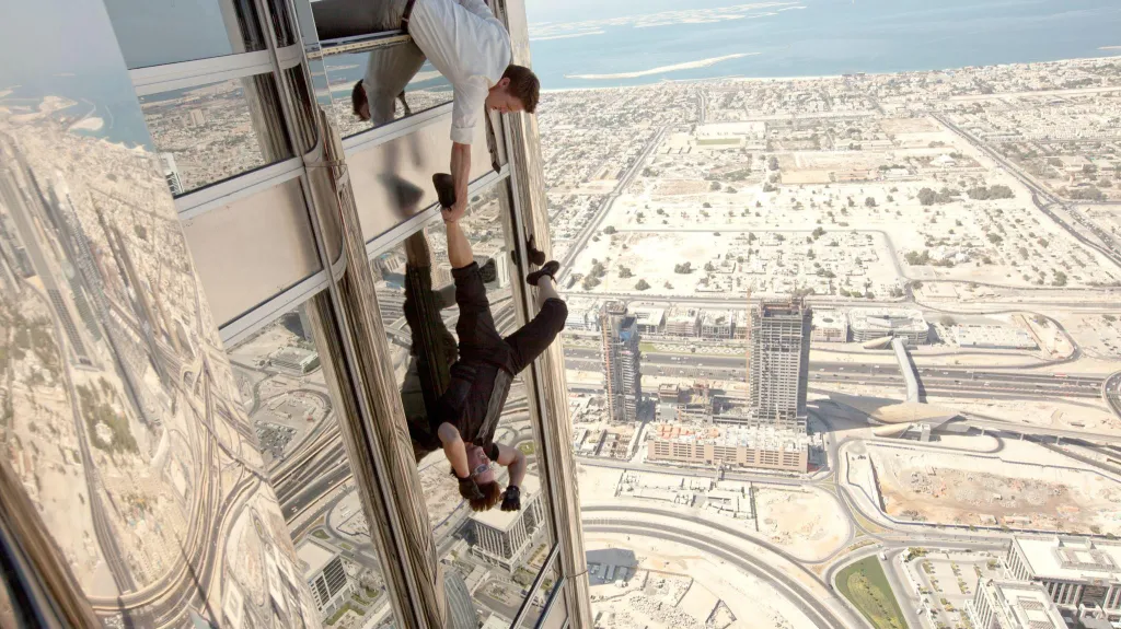 Tom Cruise při natáčení filmu Mission Impossible - Ghost Protocol