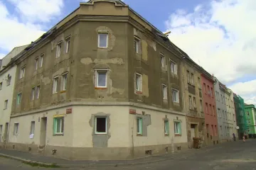 Města si pochvalují bezdoplatkové zóny. Tím se ale problém neřeší, varuje Institut pro sociální inkluzi