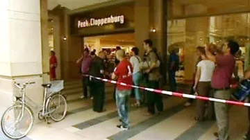 Ozbrojený muž drží rukojmí v centru Lipska