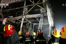 Při požáru v továrně v centrální Číně přišlo o život 38 lidí